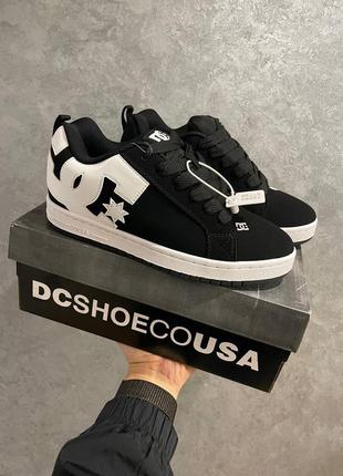 Мужские кроссовки черные с белым dc shoes court graffik black/white6 фото