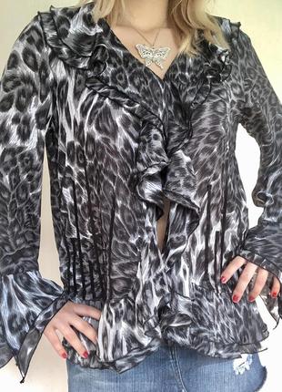 Вінтажна сіра блуза в леопардовий принт з розкльошеними рукавами2 фото