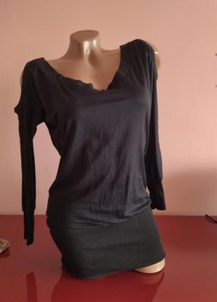 Платье с открытыми плечиками