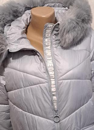 Пальто стьогане сіре з капішоном7 фото