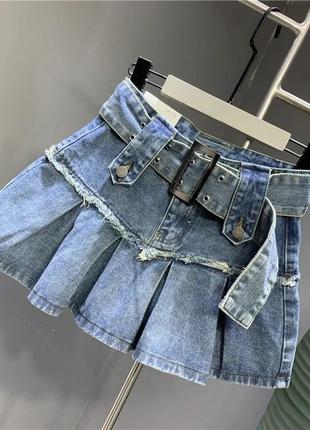 Стильная джинсовая мини юбка в складку1 фото