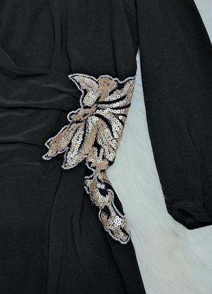 Чорне коротке плаття декороване4 фото