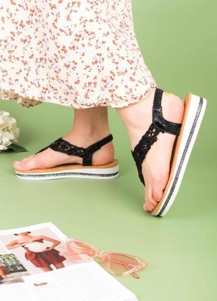 Стильные черные босоножки сандалии низкий ход вьетнамки через палец2 фото