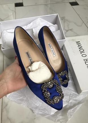 Балетки атласні з брошкою manolo blahnik сині весільні hangisi