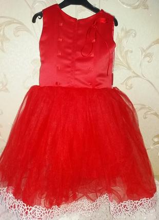 Нарядне плаття на дівчинку червоне 4-5л2 фото