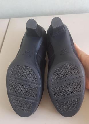 Шкіряні ботильйони чорні замшеві черевики geox 396 фото