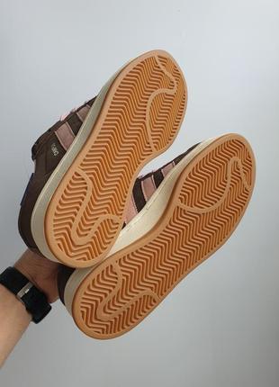 Жіночі кросівки коричневі з рожевими adidas campus 00s
brown pink3 фото