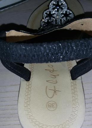 Flyfor-симпатичні босоніжки 38 розмір (24,7 см)6 фото