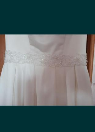 Элегантное атласное свадебное платье7 фото