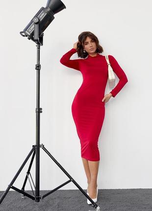 Силуетна сукня міді під горло - червоний колір, l7 фото
