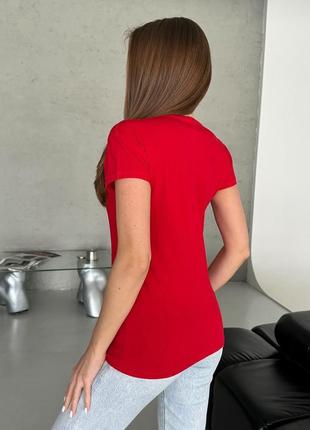 Червона трикотажна футболка з великим серцем, розмір s3 фото