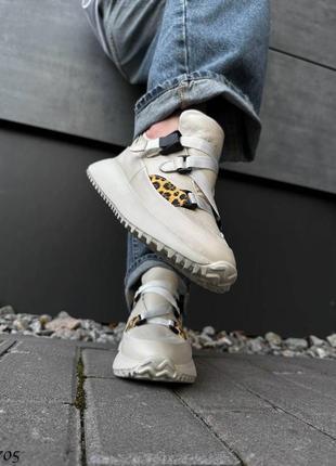 Натуральные кожаные светло - бежевые кроссовки с леопардовым принтом7 фото