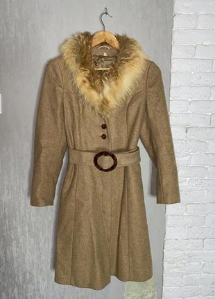 Вінтажне шерстяне пальто з коміром з лисиці вінтаж швейцарія lion d’or, m3 фото