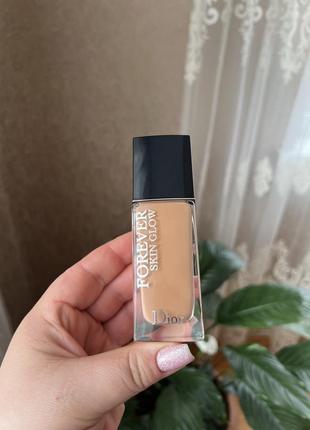 Тональна основа dior diorskin forever skin glow foundation