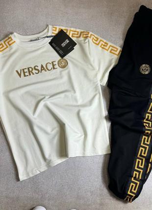 Жіночий костюм versace