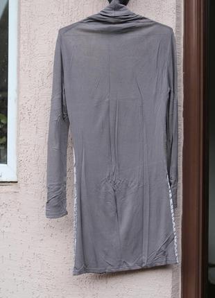Сіра туніка плаття по фігурі зі вставкою принта імітація шкур...3 фото