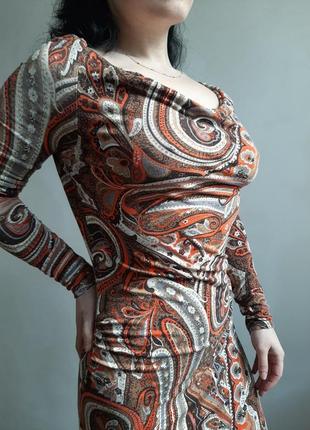 Сукня текстильне яскраве по фігурі 38 з орнаментом2 фото