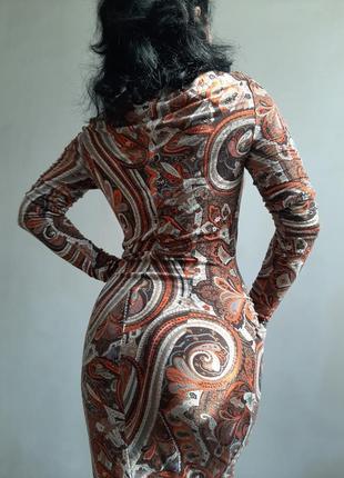 Сукня текстильне яскраве по фігурі 38 з орнаментом3 фото