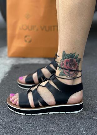Жіночі сандалі2 фото