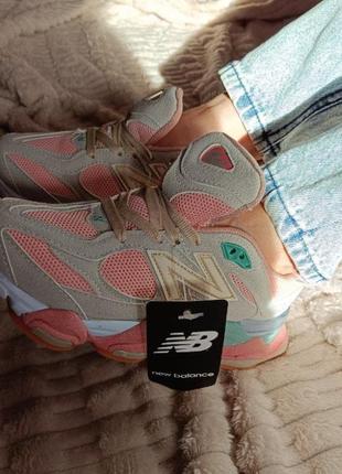 Жіночі кросівки new balance 9060 pink1 фото