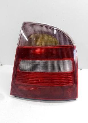 Ліхтар задній skoda octavia. шкода октавія. правий. 1u6945112.