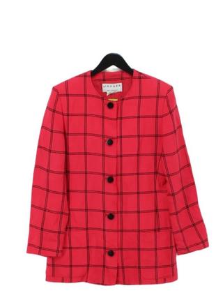 Удлиненный жакет в клеточку.