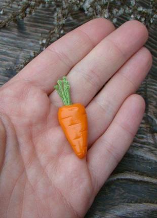 Брошка "морквина"4 фото