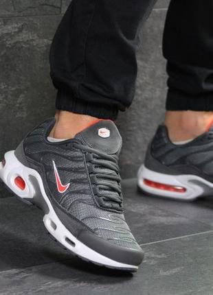 Чудові весняні чоловічі кросівки nike air max tn