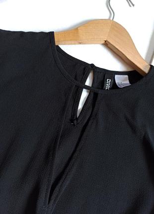 Черная укороченная блуза со сборкой на талии2 фото
