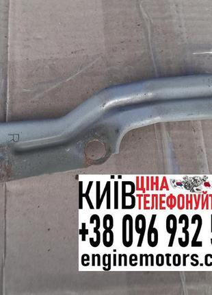 Кронштейн переднього бампера правий toyota avensis t250 t25 20...