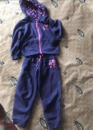 Спортивный костюм