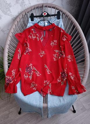 Блузка красная в цветочный принт2 фото