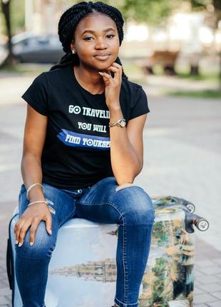 Стильная футболка для путешествий