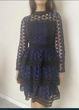 Кружевное платье от итальянского бренда vanessa scott, xs/s