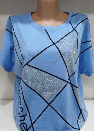 Жіноча футболка з принтом та стразами бавовна блакитний 46-50