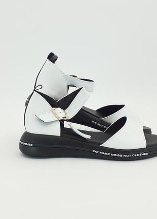 Продам жіночі шкіряні босоніжки