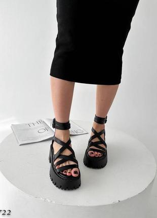 Черные женские босоножки на рифленой платформе,высокие на ремешках 36,37,38,39,404 фото