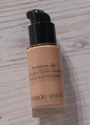 Тональний крем giorgio armani white luminous silk foundation 6.5. об'єм 18 ml.