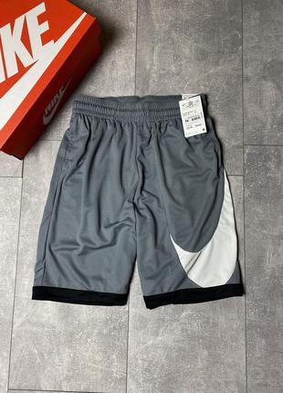 Новые шорты nike swoosh nsw