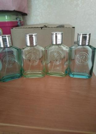 Пляшечки чоловічих парфумів