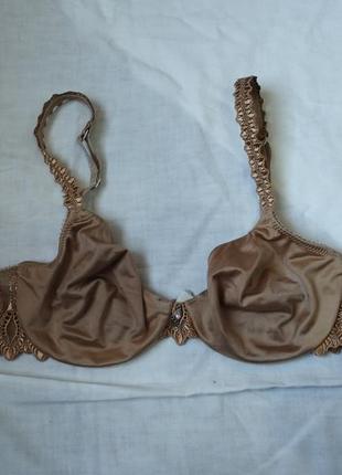 Бюстгальтер