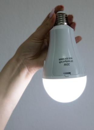 Смарт лампочка з акумулятором led intelligent bulb 20w біла, л...6 фото