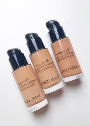 Тональний флюїд - armani luminous silk # 5.2