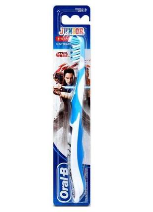 Зубна щітка junior 6-12 років star wars 1шт тм oral-b