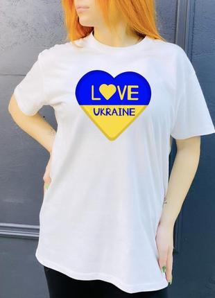 Футболка жіноча патріотична з принтом love ukraine