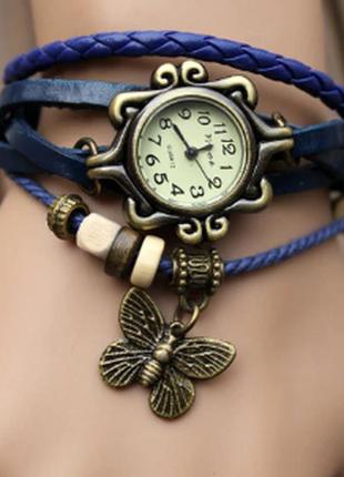 Годинник на синьому шкіряному браслеті