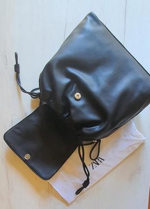 Черный трендовый рюкзак из экокожи от zara. текущая коллекция.9 фото