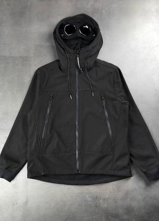 C.p. company softshell goggle jacket black1 фото