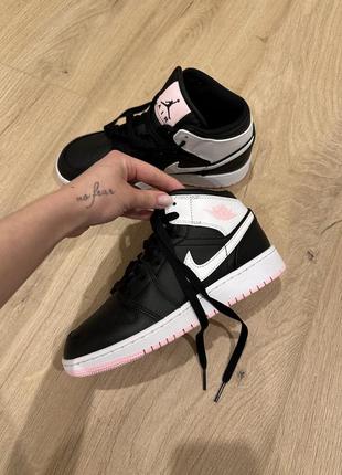 Кроссовки nike air jordan 1 mid4 фото