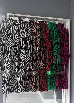Трендовий костюм зебра в різних кольорах10 фото